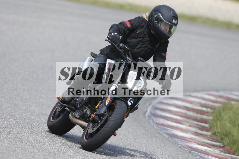 /Archiv-2025/09 22.04.2025 Cornu Master School ADR/gruen-vert/25